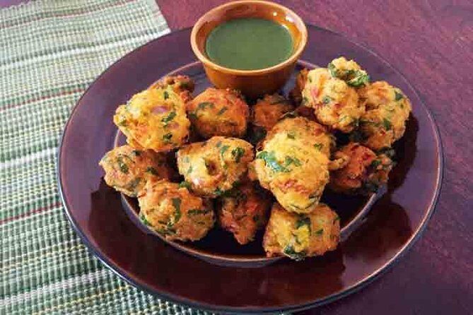 Jaipur Evening Food & market Tour: Savor the Test of the Jaipur - Stop 1: Pink City orientation with a “eight-vendor” food loop