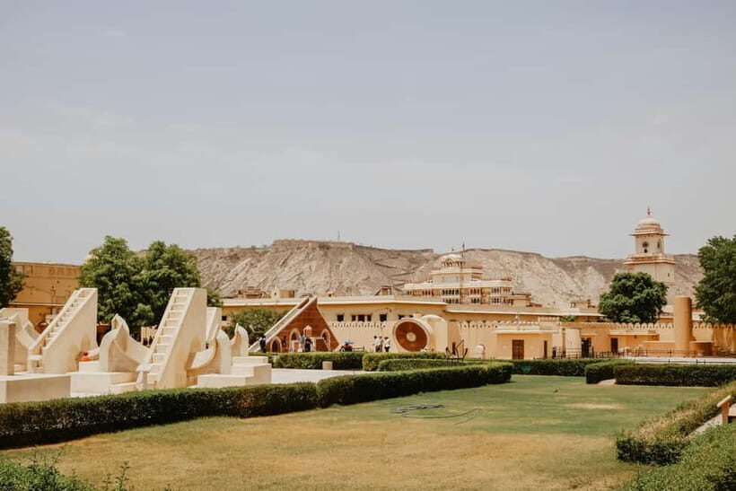 Jaipur: Full-Day City Tour with Car, Guide & Skip-the-Line - Lunch that doesn’t steal your day
