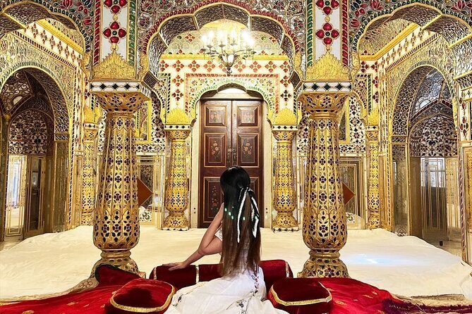 Jaipur Full-Day Heritage Tour with Guide - Royal Gaitor tombs and Hawa Mahal: two sides of Jaipur royalty