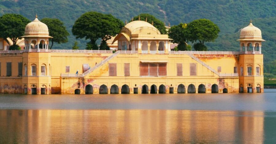 Jaipur: Full-Day Private City Tour by Car with Guide - Hawa Mahal: 953 Windows for Street-Life Views