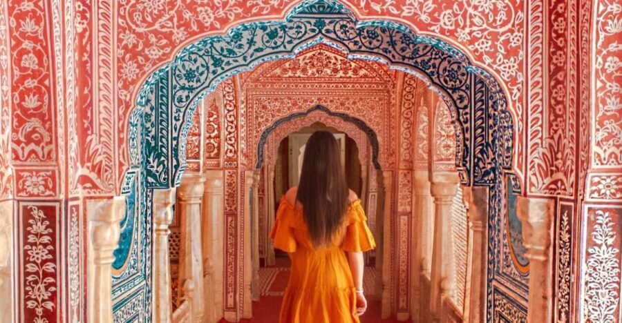 Jaipur: Full-Day Private City Tour by Car with Guide - City Palace: Courtyards, Royal Rooms, and the Museum-Style Walk