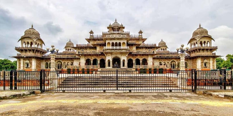 Jaipur: Full-Day Private Sightseeing Tour by Tuk Tuk - Gaitor Ki Chhatriyan: Cenotaphs for a Calmer Moment
