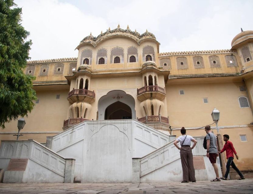 Jaipur: Full Day Sightseeing Tour By Car & Local Tour Guide - City Palace: where royal power still shows up