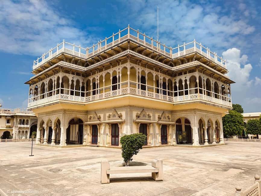 Jaipur: Full or Half-Day City Sightseeing Guided Tour - Meeting at Hawa Mahal and getting around in air-conditioned comfort