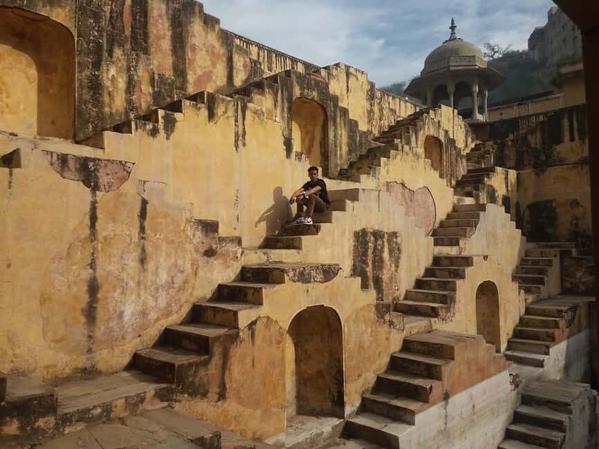 Jaipur: Full or Half-Day City Sightseeing Guided Tour - Jaigarh Fort viewpoints and the Jaivana cannon on wheels