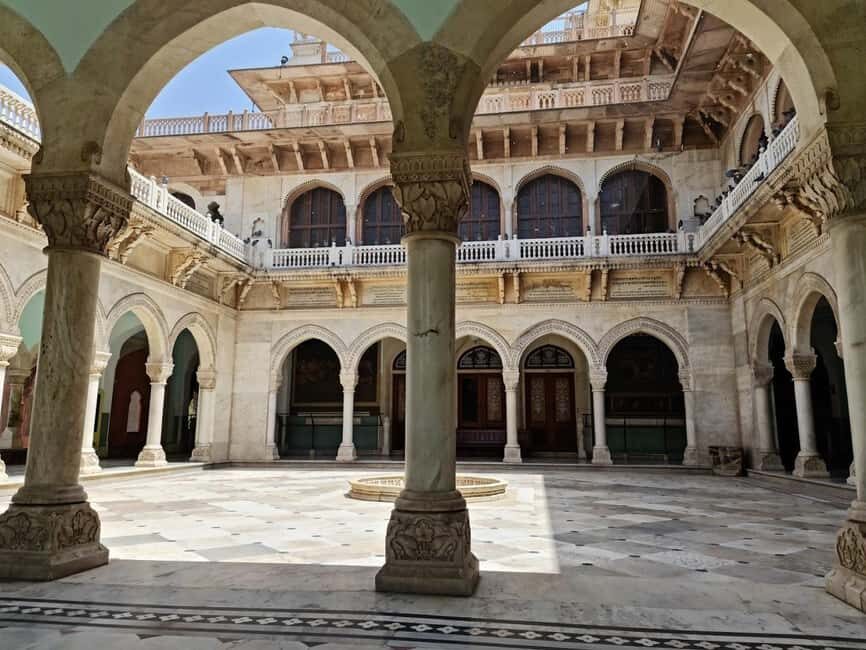 Jaipur: Full or Half-Day City Sightseeing Guided Tour - Albert Hall Museum and Johari/Bapu bazaar shopping time