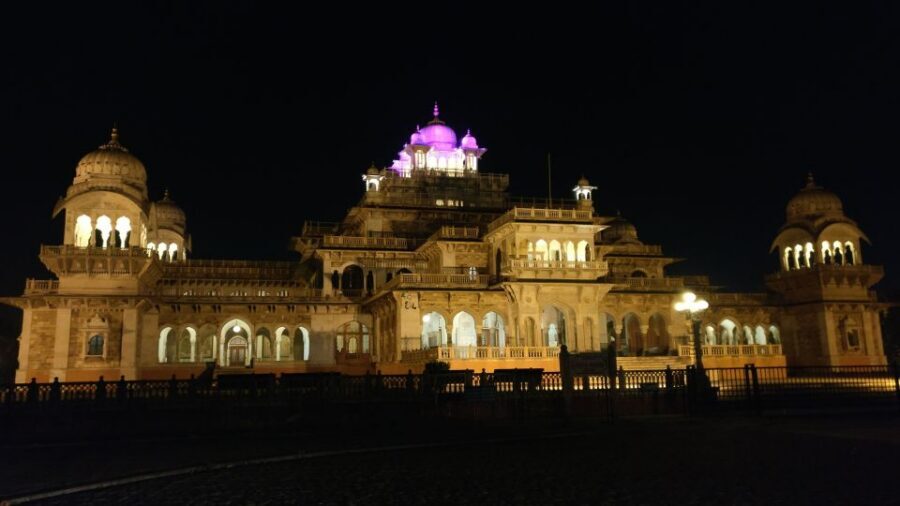 Jaipur: Guided Evening Walking Tour with a Local - Ambedkar Circle and the recycled-fountain moment