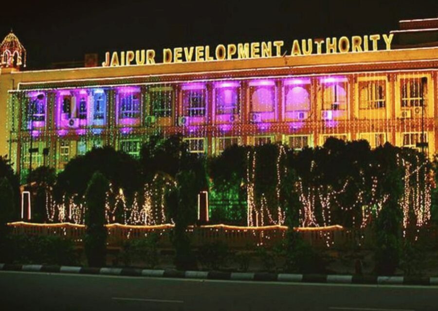 Jaipur: Guided Evening Walking Tour with a Local - The finish: Raj Mandir Cinema, Jaipur’s meringue-shaped icon