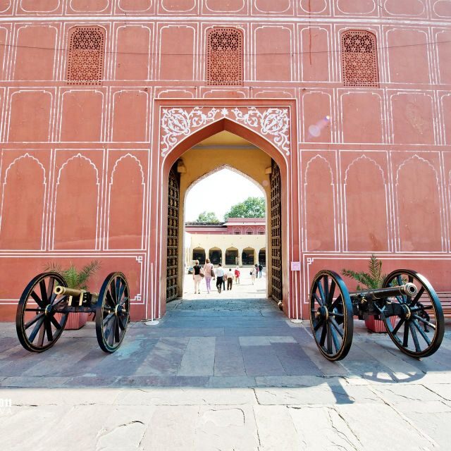 Jaipur: Half-Day Guided Sightseeing Tour with Flower Market - Jal Mahal: the “floating palace” view, handled like a pro