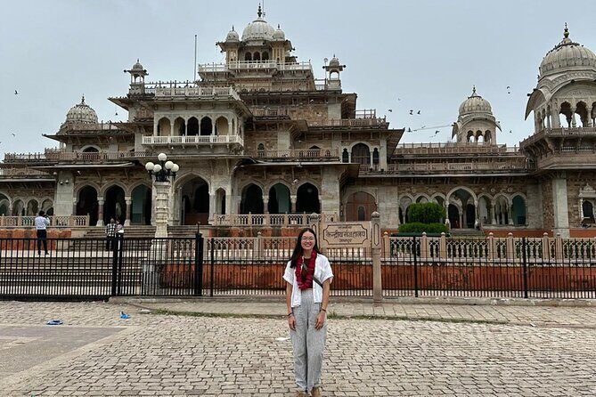 Jaipur Half-Day Heritage Tour by Women-Driven E-Rickshaw - City Palace Courtyards: Why an Hour Feels Just Right