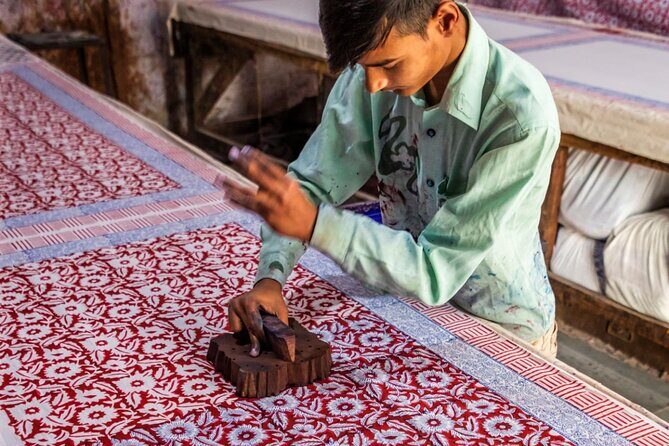 Jaipur Half-Day Shopping Tour with Hand Block Printing Class - Jaipur Blue Pottery Art Centre: See the Demo, Then Shop With Confidence