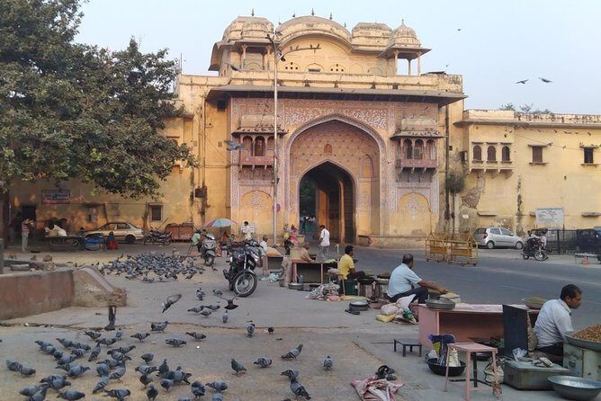 Jaipur Heritage Walking Tour - Local life, Havelis and Temples - Where You Start, How You Move, and What the Ticket Covers