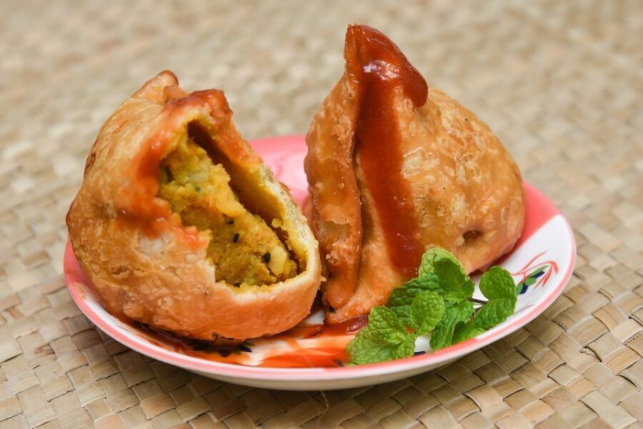Jaipur: History Street Food Tour with Local Guide - Meeting point at Golcha Cinema: find your guide in minutes