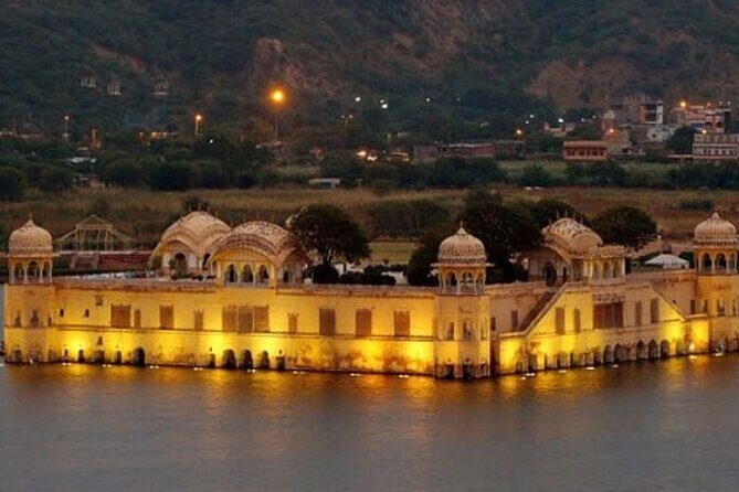 Jaipur in a day - The Pink City storytelling walk: small lanes, big character