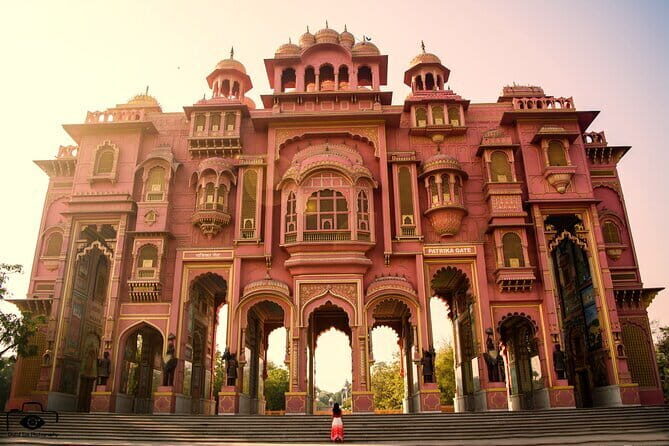 Jaipur Instagram Tour of Photogenic Spots - Birla Mandir Temple: Laxmi Narayan shots in a focused 30 minutes