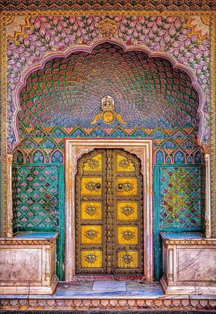 Jaipur: Instagram Tour of The Top Photography Spots - Birla Mandir and Albert Hall: Indo-Saracenic framing