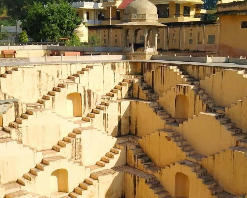Jaipur: Instagram Tour of The Top Photography Spots - Gaitor Ki Chhatriyan and the built-in breaks that keep you sane