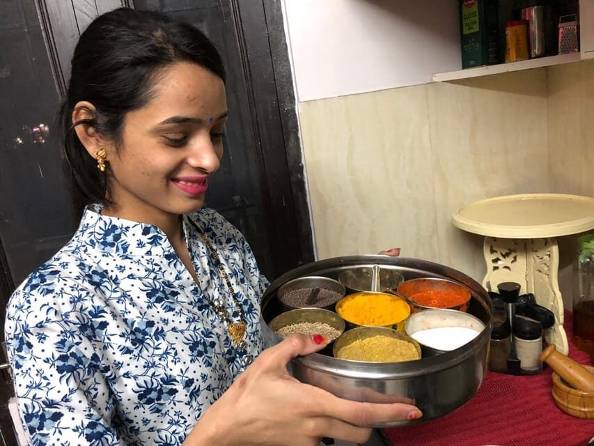 Jaipur: Interactive Cooking Class with a Local Family - Meet Harshita, Monty, and Gina: the real heart of the experience