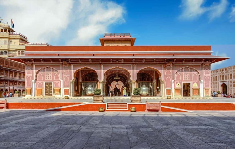 Jaipur: Jaipur & Amber Fort Full or Half-Day Guided Tour - Price and value: why this can be a bargain