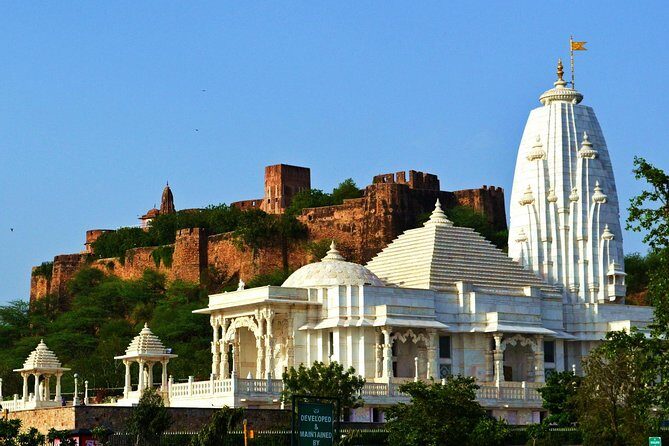 Jaipur Jodhpur Udaipur in 06 Days - Udaipur by water: Lake Pichola boat ride and scenic palace views