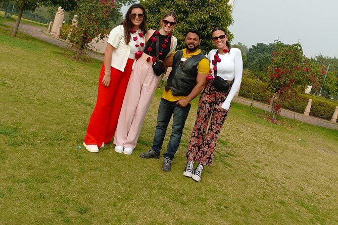 Jaipur Night Tour with Scenic Sunset at Monkey Temple - Pink City Walk: Heritage Streets, Night Atmosphere, and a Slow Landing