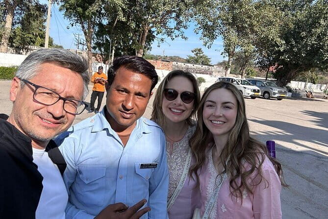 Jaipur One Day Private Sightseeing Tour with Guide - Jantar Mantar and the 19 Monument Instruments