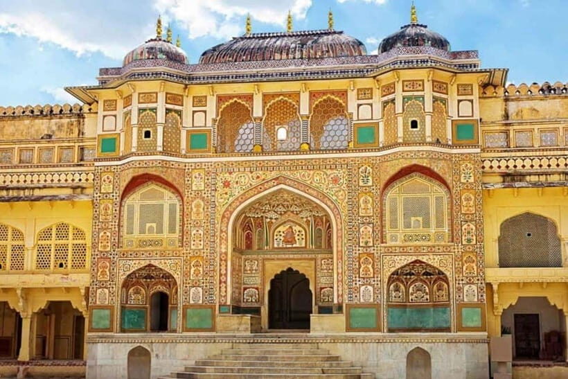 Jaipur Pink City Heritage Tour: Book By Car with Guide - Getting oriented at Albert Hall Museum