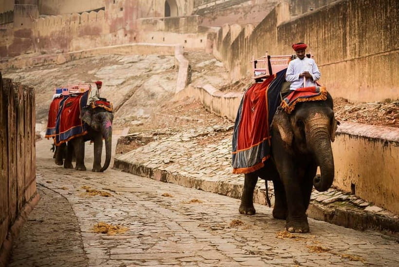 Jaipur: Private Full-Day City Tour By Tuk-Tuk with Pick-Up - Exploring the old and new Jaipur you can actually feel