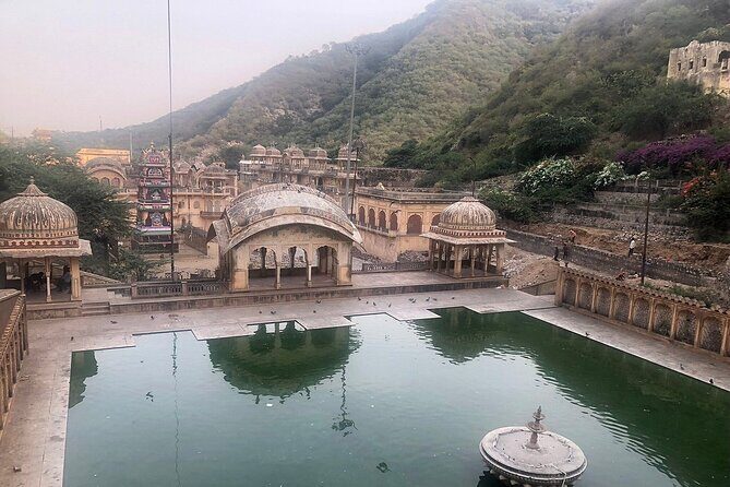 Jaipur Private Full-Day Sightseeing Tour By Car - City Palace: gates, palaces, and a place that still matters