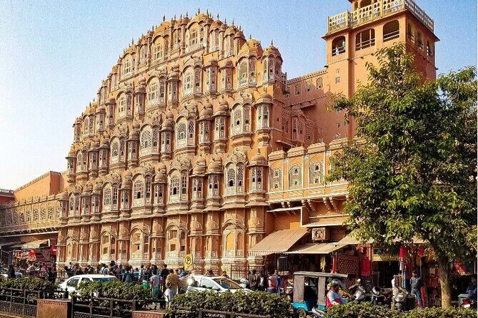 Jaipur Private Full-Day Sightseeing Tour by Tuk-Tuk with Pickup - Panna Meena Kund, Central Museum, and the markets stop you’ll actually use