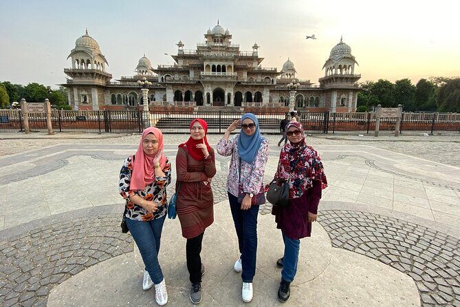Jaipur Private Full-Day Sightseeing Tour by Tuk-Tuk with Pickup - Jal Mahal on Man Sagar Lake: a quick stop with big photo payoff