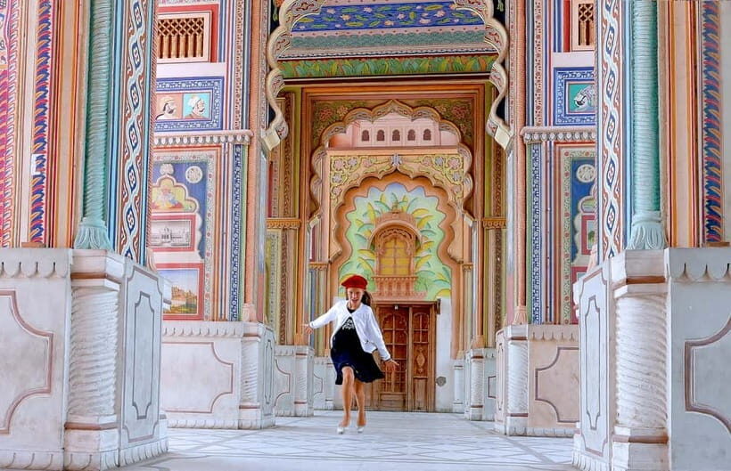 Jaipur: Private Full-Day Tour of the Heritage Pink City - City Palace: royal galleries, armor, weapons, and the right kind of first stop