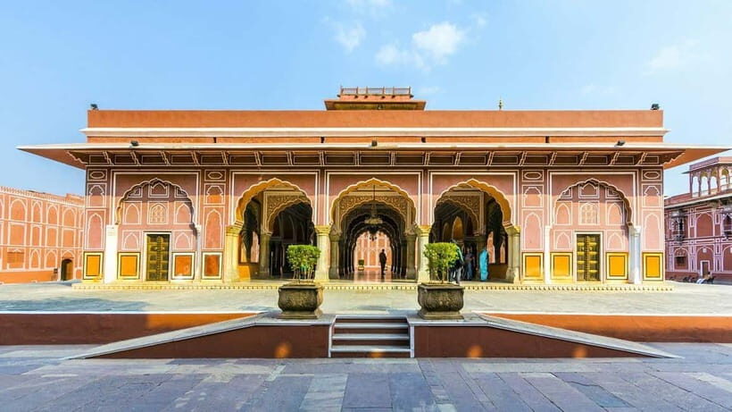 Jaipur: Private Half-Day Instagram Tour with Guide - Shri Jagat Shiromani Ji Temple: Architecture Meets Quiet