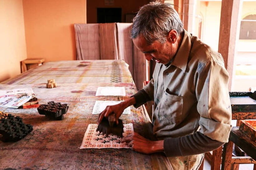 Jaipur: Private Shopping Tour with Block Printing Workshop - From carved wood to fabric prints: what you learn with the guide