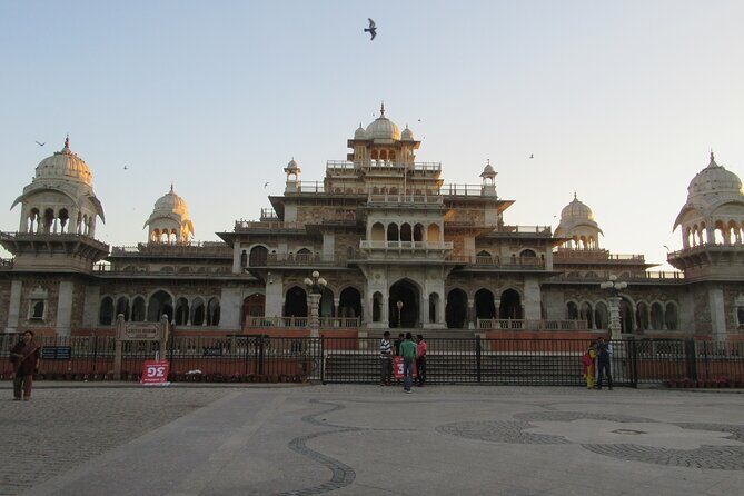 Jaipur Private Sightseeing Full Day Tour By Car and TukTuk - Stop 1: Hawa Mahal and the Palace of Winds (What to Notice)
