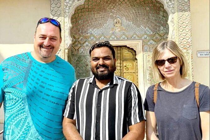 Jaipur Rickshaw Tour Jantar Mantar City Palace - The private guide and the value of asking questions