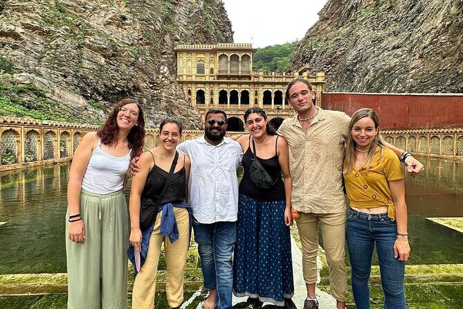 Jaipur Rickshaw Tour Jantar Mantar City Palace - Where the tour meets (and why it affects your stress level)