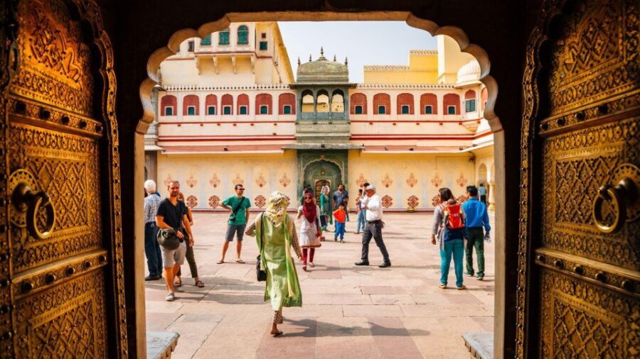 Jaipur Sightseeing by Tuk-Tuk: Temples, Palaces & Markets - Language and Guide Style: Pick Based on How You Travel