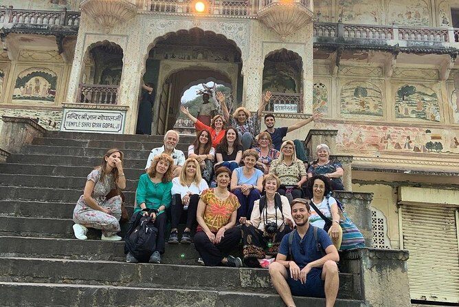 Jaipur Skip-the-Line Monuments Tour with Guide - Hawa Mahal and Jantar Mantar: Iconic Facades and Real Science