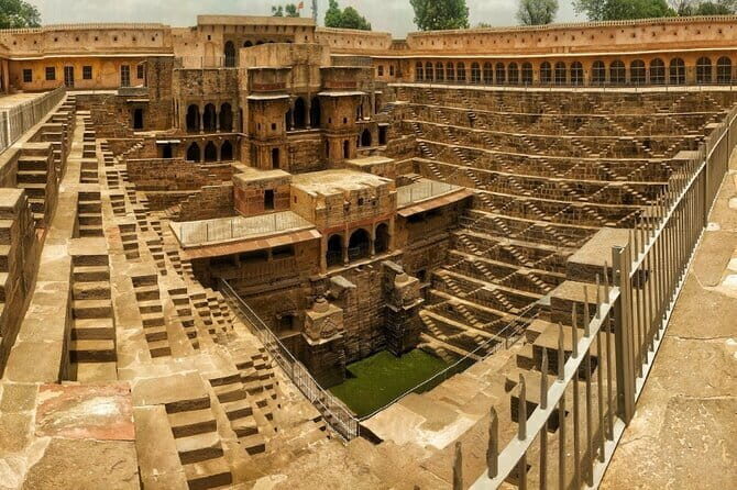 Jaipur to Agra Day Trip with Fatehpur Sikri and Abhaneri - The 250 km Jaipur–Agra Drive: AC Comfort and Time Reality
