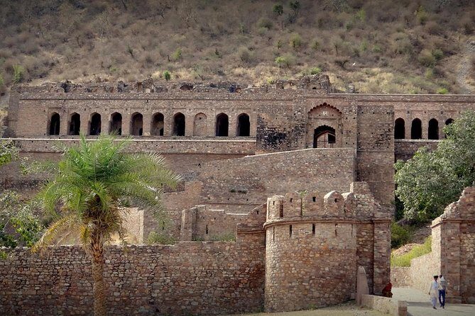 Jaipur to Chandbaori Stepwell & Haunted Bhangarh Private Trip - Meals on your own: how to plan the break without derailing the day