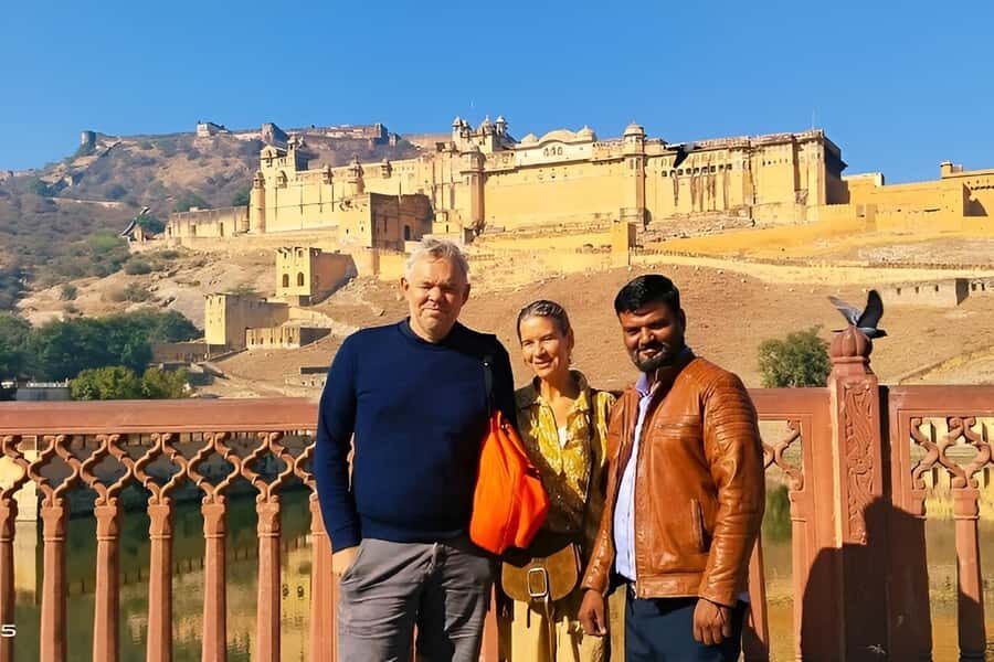 Jaipur: Tour with Nahargarh Sunrise or Monkey Temple Sunset - Option 1: Nahargarh sunrise plus Amber Fort mirrors, stepwells, and crafts