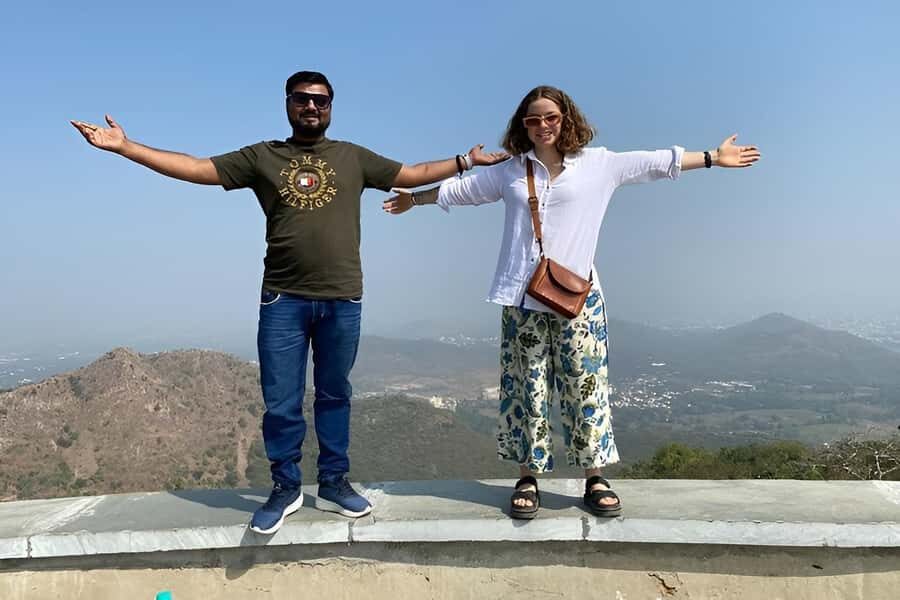 Jaipur: Tour with Nahargarh Sunrise or Monkey Temple Sunset - Option 2: Panna Meena Stepwell to Galta Ji sunset, with lit-up city exteriors