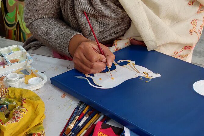 Learn to make a Pichwai Painting - Getting to Colorbox Art Academy and knowing the timing