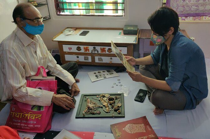 Meenakari Enamelling Experience on Silver Jewellery in Jaipur - Tea, snacks, and bilingual guidance that actually helps