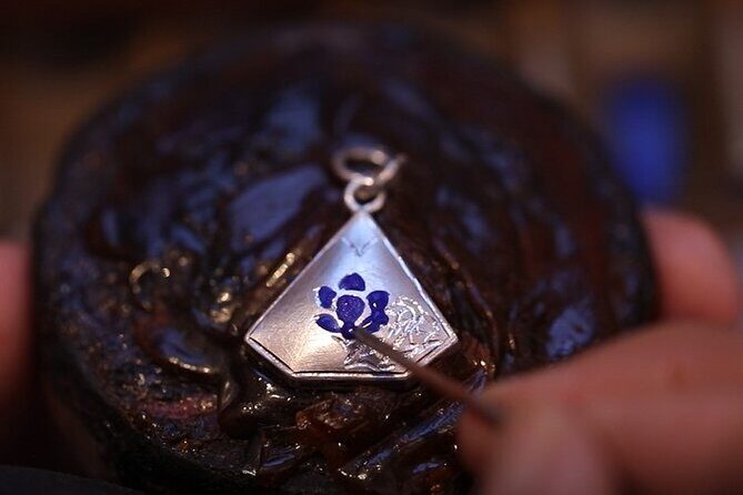 Meenakari Enamelling Experience on Silver Jewellery in Jaipur - Getting there: the meeting point and what “near public transportation” means
