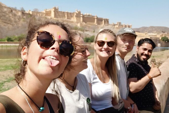 Pink city private Day Tour by Tuk Tuk with English speaking driver.. - Comfort on the road: WiFi, bottled water, and why it helps on a long day
