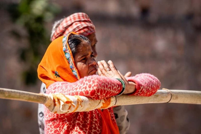 Pink City Walking Tour With Us ( A Haritage Walk in Jaipur) - Sabji Mandi Janta Market: watching daily life happen