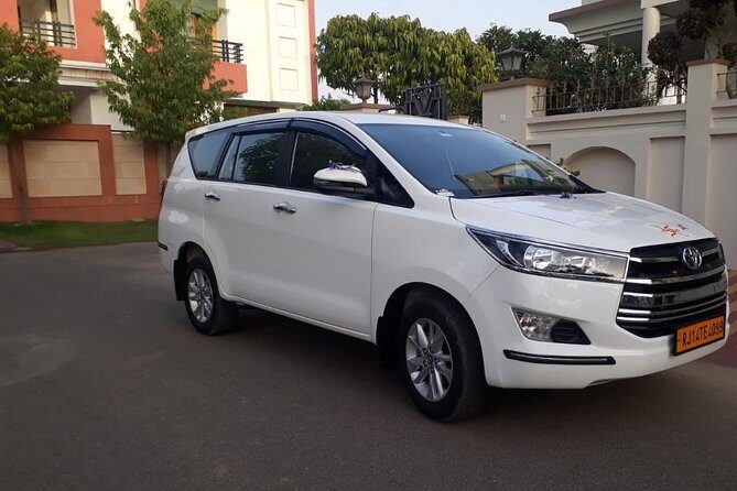 Private Car Jaipur to New Delhi - How the Jaipur to New Delhi transfer actually feels