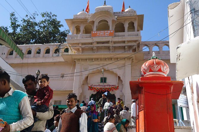 Private Day Trip to Holy City of Pushkar from Jaipur - Entering Pushkar Lake: Ghats, Temples, and Pilgrimage Energy